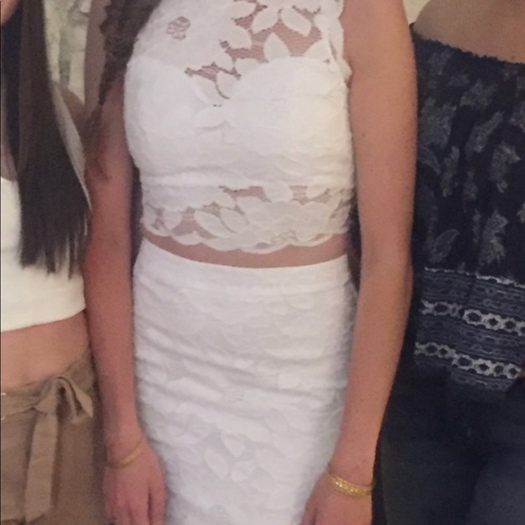 White lace two piece Bebe set - Picture 4 of 4